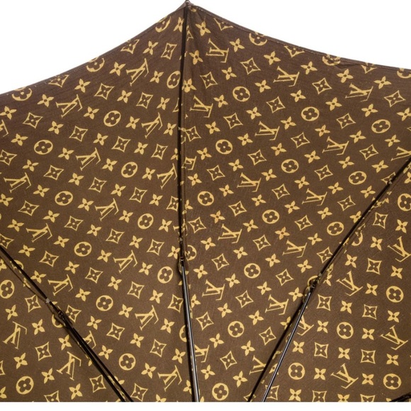 Authentic MENS/LADIES/UNISEX Louis Vuitton Umbrella Gold trim - Picture 2 of 3